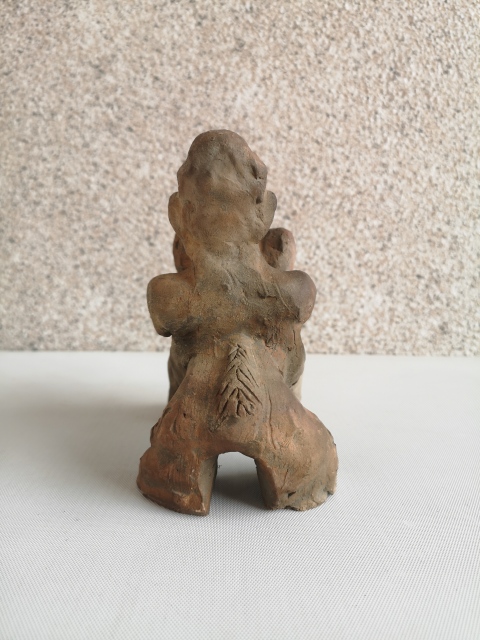 古玩陶瓷陶胎騎獅神像拍賣，當前價格580元