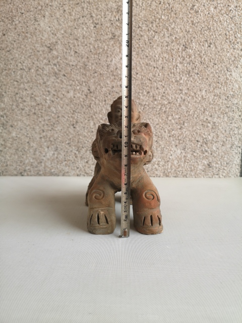 古玩陶瓷陶胎騎獅神像拍賣，當前價格580元