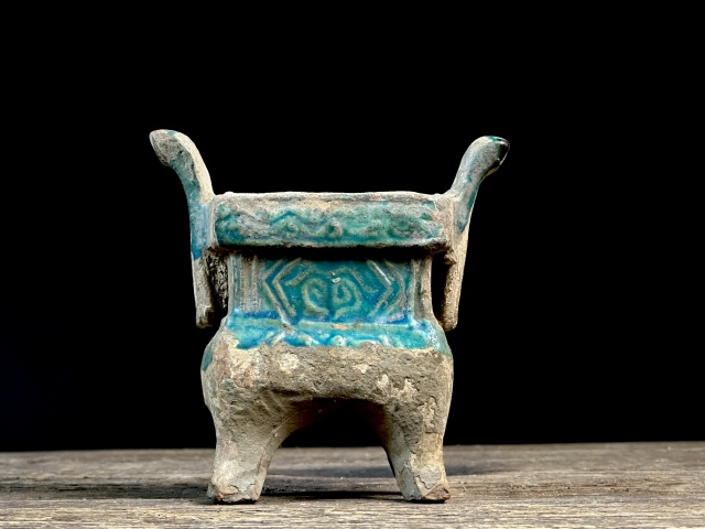 古玩陶瓷琺華彩鼎式爐拍賣(mài)，當(dāng)前價(jià)格800元
