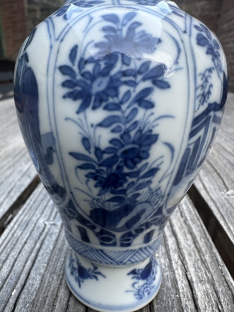 古玩陶瓷康熙仕女花卉紋青花蓋瓶拍賣,當(dāng)前價(jià)格3555元