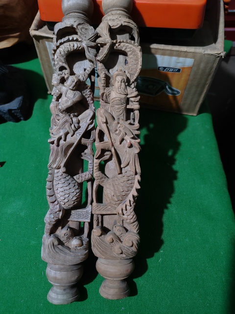 古玩雜項(xiàng)木雕人物龍柱拍賣，當(dāng)前價(jià)格888元
