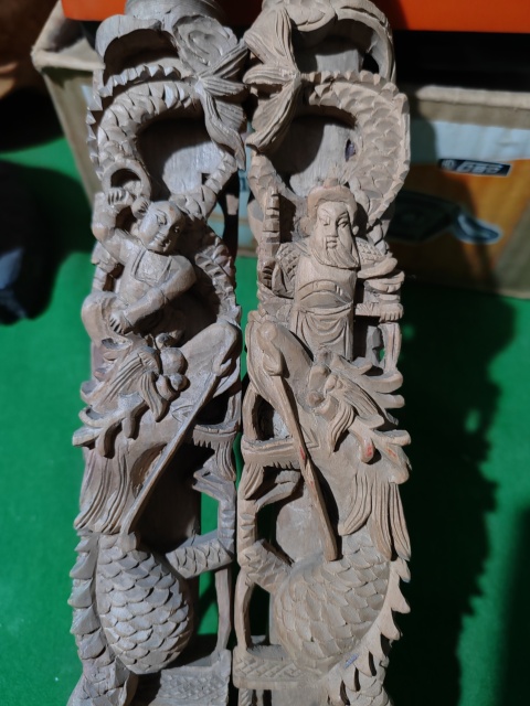 古玩雜項(xiàng)木雕人物龍柱拍賣，當(dāng)前價(jià)格888元