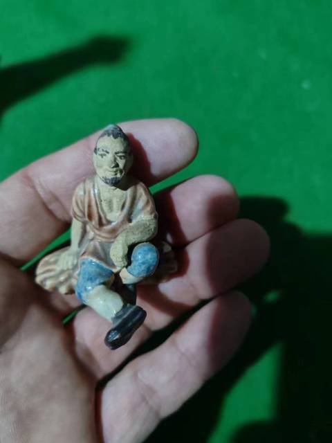 古玩陶瓷人物塑像拍賣,當(dāng)前價(jià)格188元