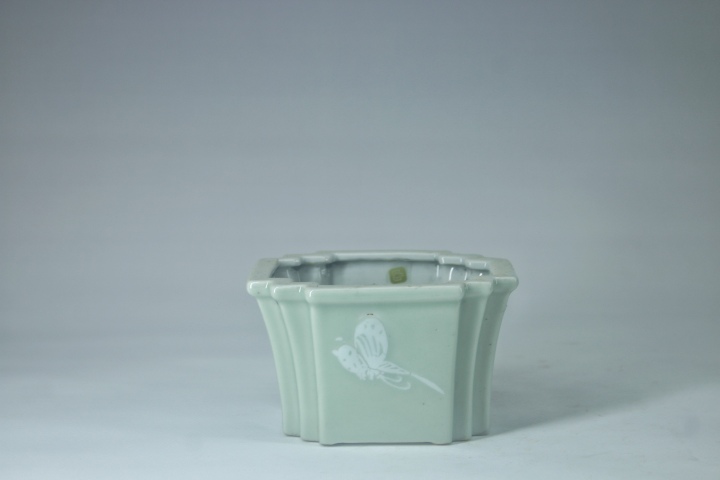 古玩陶瓷晚清·豆青釉加白花鳥(niǎo)紋菖蒲盆拍賣(mài)，當(dāng)前價(jià)格1288元