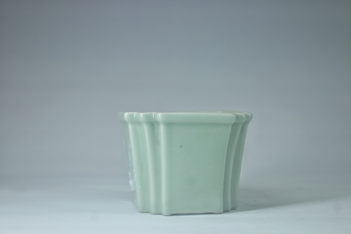 古玩陶瓷晚清·豆青釉加白花鳥(niǎo)紋菖蒲盆拍賣(mài)，當(dāng)前價(jià)格1288元