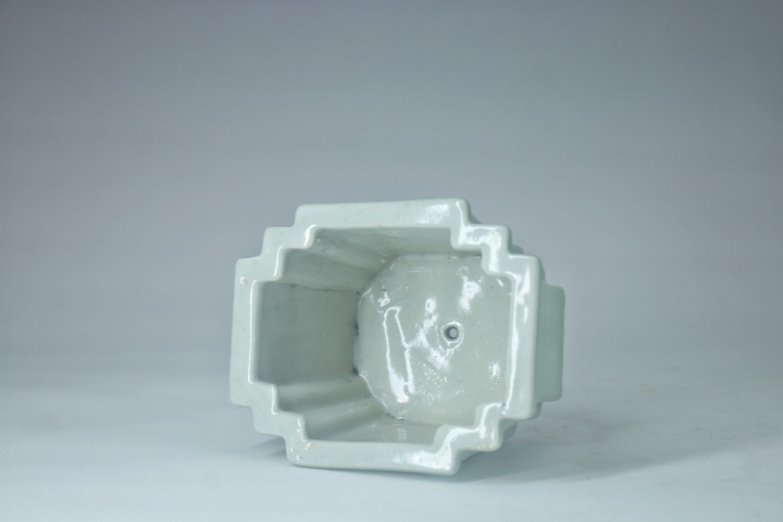 古玩陶瓷晚清·豆青釉加白花鳥(niǎo)紋菖蒲盆拍賣(mài)，當(dāng)前價(jià)格1288元