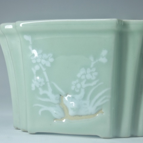 古玩陶瓷晚清·豆青釉加白花鳥(niǎo)紋菖蒲盆拍賣(mài)，當(dāng)前價(jià)格1288元