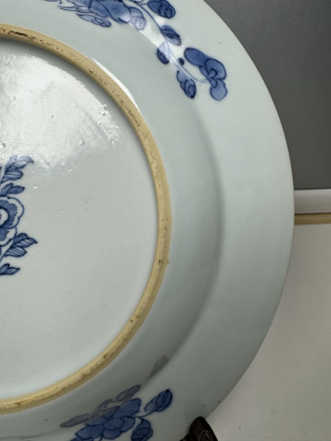 古玩陶瓷康熙·青花西廂記紋折沿盤拍賣，當(dāng)前價(jià)格6500元