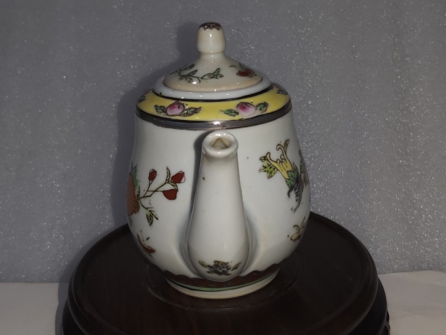 古玩陶瓷花果紋執壺拍賣,當前價格680元