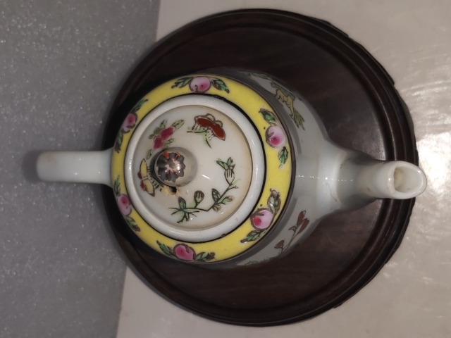 古玩陶瓷花果紋執壺拍賣,當前價格680元