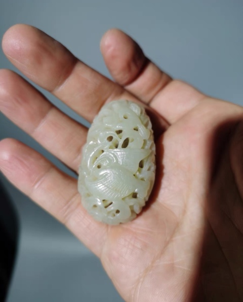 古玩玉器和田玉雕“香囊”拍賣，當前價格2800元