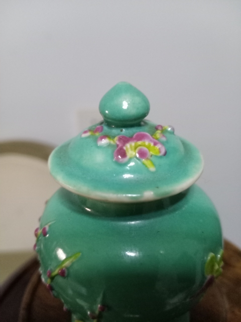 古玩陶瓷松石綠地粉彩梅花紋蓋罐拍賣，當前價格920元