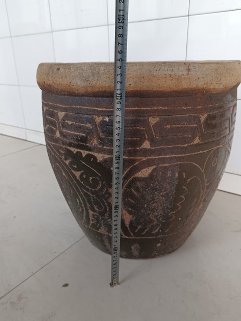 古玩陶瓷醬釉剔花缸拍賣,當前價格6000元