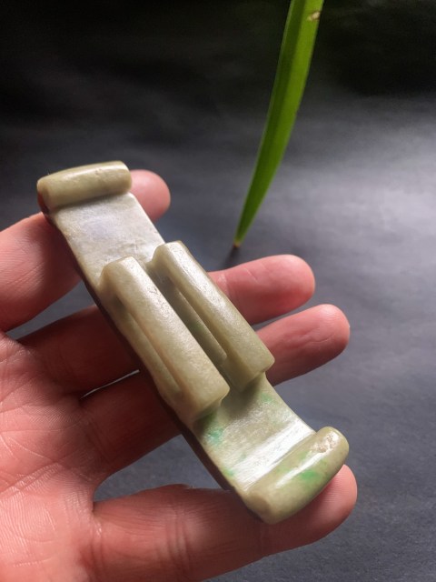古玩玉器清代官造天然翡翠雕“劍璏”拍賣,當前價格33000元