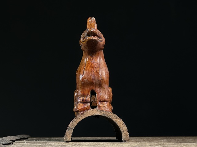 古玩陶瓷褐釉瑞獸構件拍賣,當前價格1580元