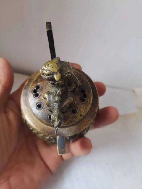 古玩銅器清代壓手銅爐子拍賣,當(dāng)前價格18888元