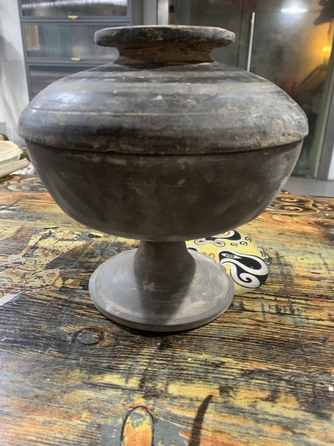 古玩陶瓷戰(zhàn)漢館藏級精品灰陶磨光大豆罐拍賣,當(dāng)前價格5800元