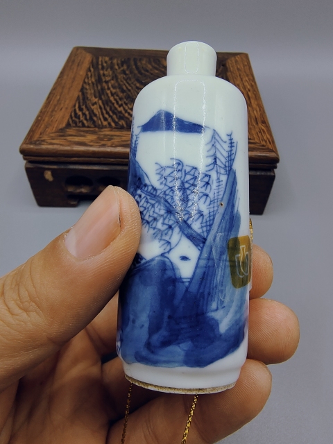 古玩陶瓷晚清細路?青花人物山水樓閣紋鼻煙壺拍賣，當前價格2800元