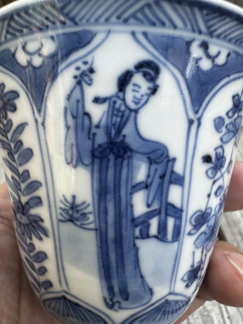 古玩陶瓷康熙青花開窗花卉人物鈴鐺杯碟一套拍賣,當前價格3777元