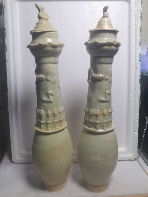 古玩陶瓷青白釉貼塑人物龍紋長頸瓶拍賣，當前價格3600元