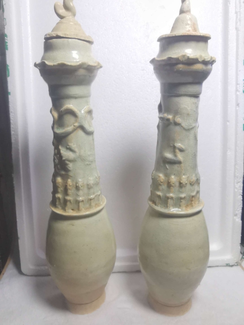古玩陶瓷青白釉貼塑人物龍紋長頸瓶拍賣，當前價格3600元