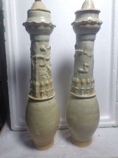 古玩陶瓷青白釉貼塑人物龍紋長頸瓶拍賣，當前價格3600元