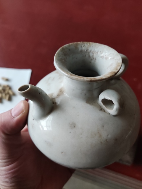 古玩陶瓷清代白釉三系壺拍賣,當(dāng)前價(jià)格188元