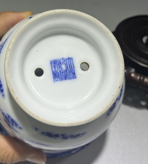 古玩陶瓷青花趕珠龍紋仰鐘形花缸拍賣,當(dāng)前價格10888元