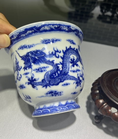 古玩陶瓷青花趕珠龍紋仰鐘形花缸拍賣,當(dāng)前價格10888元