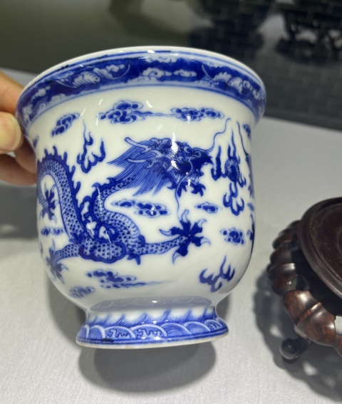 古玩陶瓷青花趕珠龍紋仰鐘形花缸拍賣,當(dāng)前價格10888元