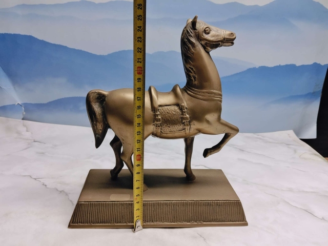 古玩雜項銅馬拍賣,當前價格999元