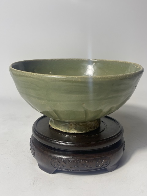 古玩陶瓷龍泉青瓷刻仰蓮紋茶碗拍賣,當前價格1280元