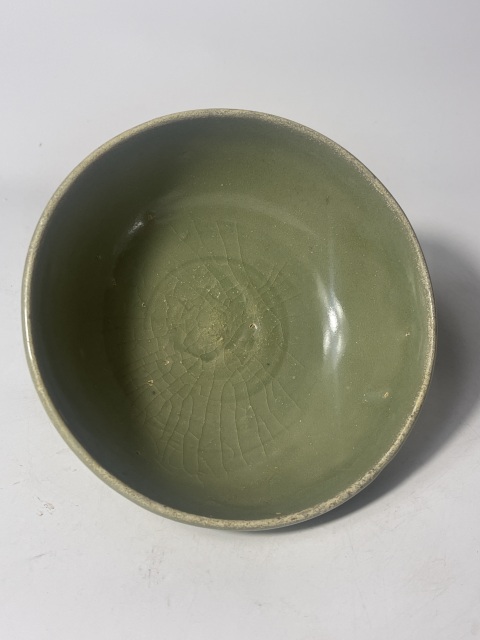 古玩陶瓷龍泉青瓷刻仰蓮紋茶碗拍賣,當前價格1280元