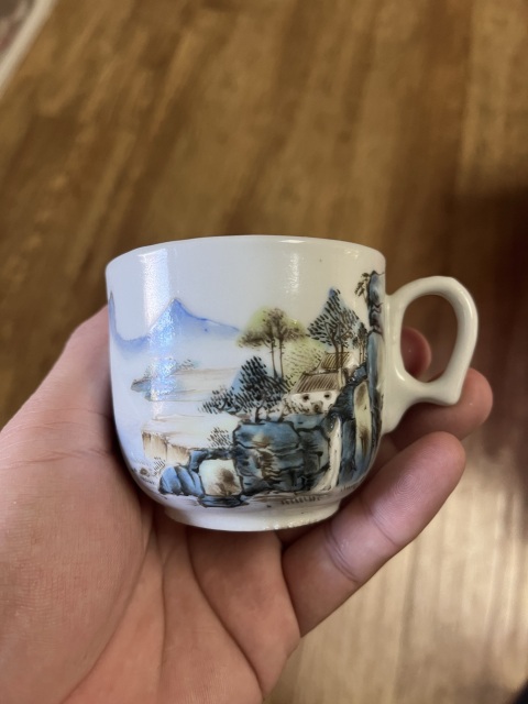 古玩陶瓷山水紋執杯拍賣,當前價格4500元