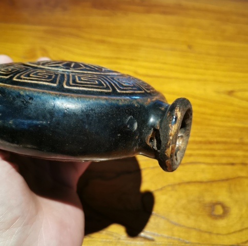 古玩陶瓷明黑釉印花抱月瓶拍賣,當前價格1999元