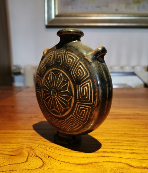 古玩陶瓷明黑釉印花抱月瓶拍賣,當前價格1999元