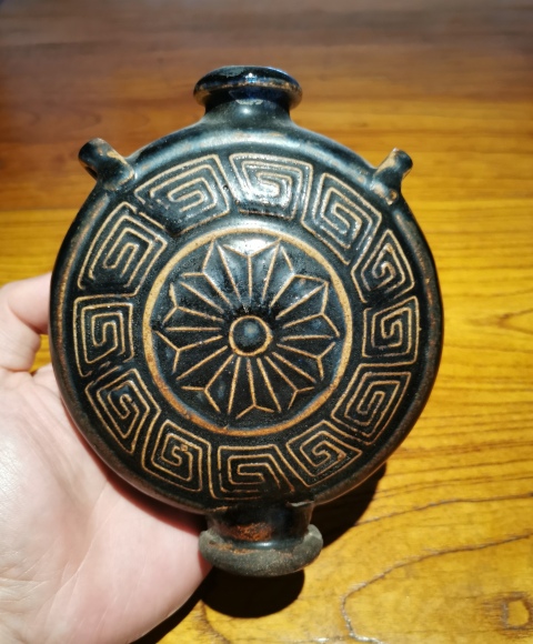 古玩陶瓷明黑釉印花抱月瓶拍賣,當前價格1999元