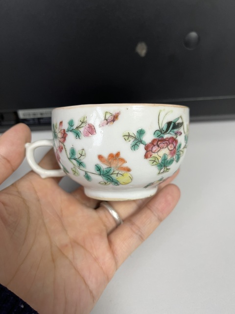 古玩陶瓷蟲草花卉粉彩執杯飛黃騰達拍賣，當前價格800元