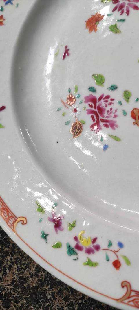 古玩陶瓷粉彩折枝花卉紋折沿盤拍賣，當(dāng)前價(jià)格2000元