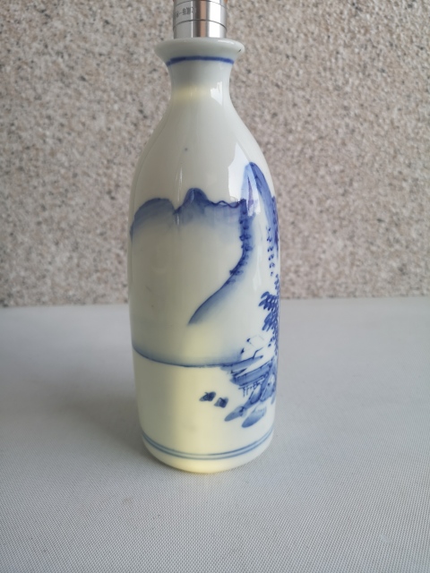 古玩陶瓷山水紋青花瓶拍賣,當前價格450元