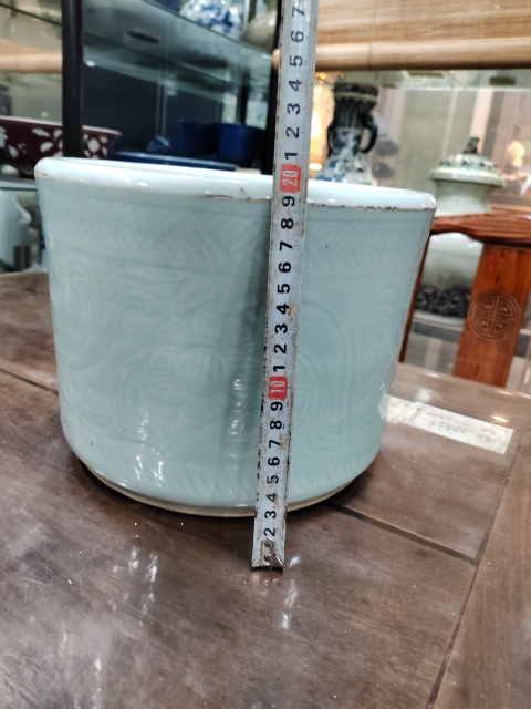 古玩陶瓷清乾隆豆青釉刻花紋香爐拍賣,當(dāng)前價(jià)格3800元