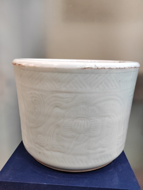 古玩陶瓷清乾隆豆青釉刻花紋香爐拍賣,當(dāng)前價(jià)格3800元