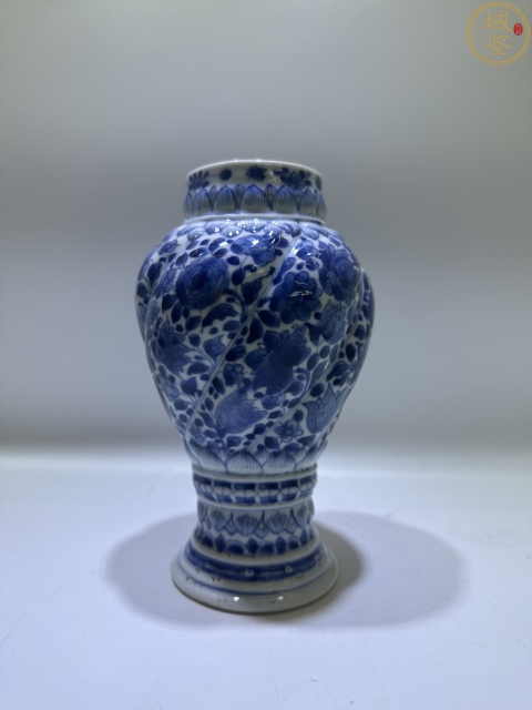 古玩陶瓷康熙青花纏枝花卉大口梅瓶拍賣,當前價格8500元