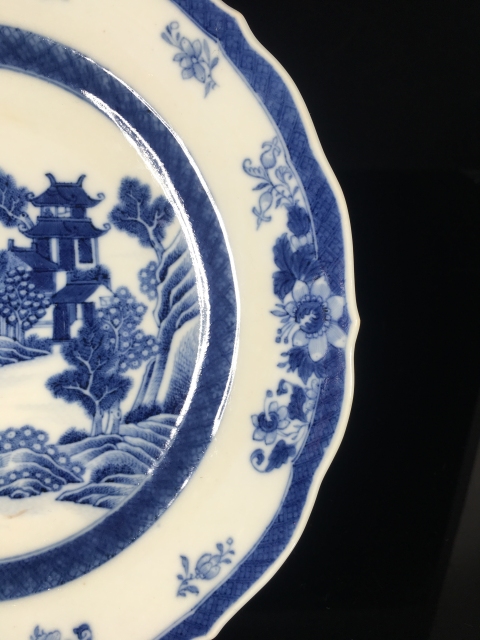古玩陶瓷乾隆 青花開窗童子牧牛紋折沿花口盤拍賣,當前價格1999元