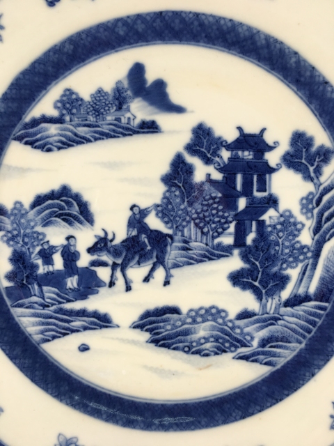 古玩陶瓷乾隆 青花開窗童子牧牛紋折沿花口盤拍賣,當前價格1999元