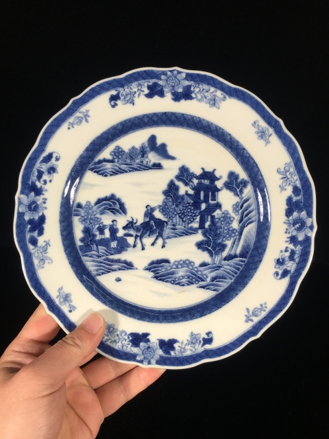 古玩陶瓷乾隆 青花開窗童子牧牛紋折沿花口盤拍賣,當前價格1999元