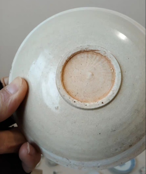古玩陶瓷白釉暗刻雙魚紋大碗拍賣，當前價格3500元