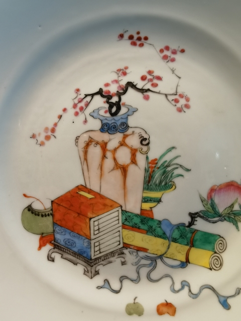 古玩陶瓷粉彩壽桃博古圖折沿盤拍賣，當(dāng)前價(jià)格1200元