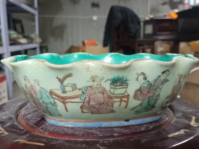 古玩陶瓷清代人物粉彩貢碗拍賣，當前價格999元
