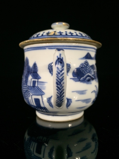古玩陶瓷【全部清倉】乾隆 青花通景山水樓閣紋蓋杯拍賣,當前價格688元